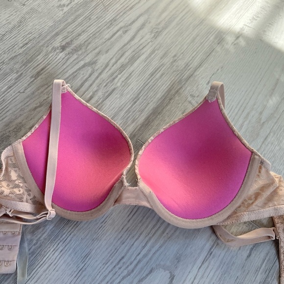 Victoria’s Secret bra - Picture 3 of 3